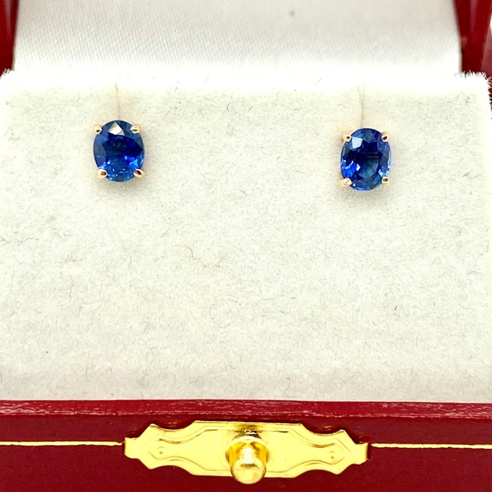 Sold ! ❤️❤️❤️❤️❤️14KT Yellow Gold Ceylon Sapphire Earrings